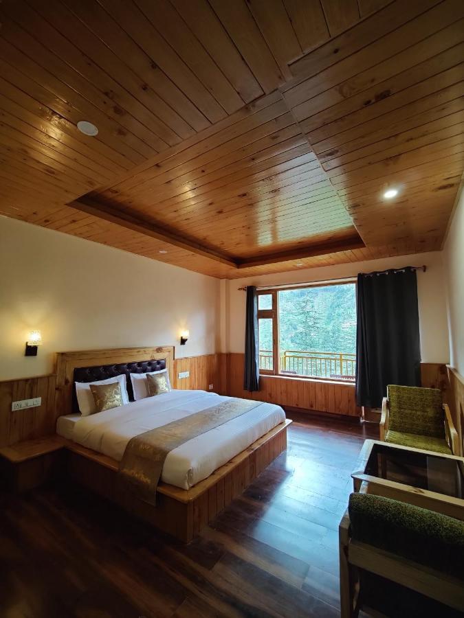 The Woodpecker Inn & Cafe, Jibhi Extérieur photo