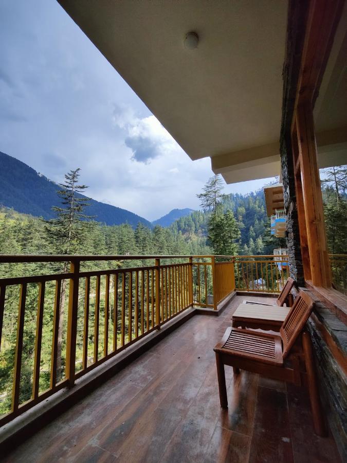 The Woodpecker Inn & Cafe, Jibhi Extérieur photo